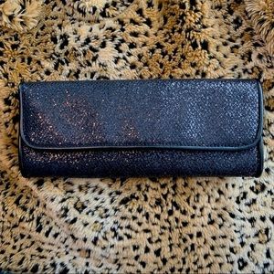 $5 bundle add 🛍 Forever 21 Black Glitter Clutch
